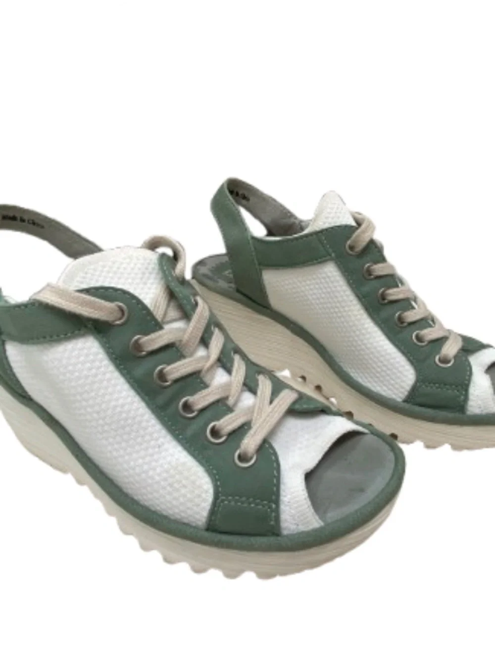 ✨NWOB✨ FLY LONDON Yedu Wedge Sandals White & Green